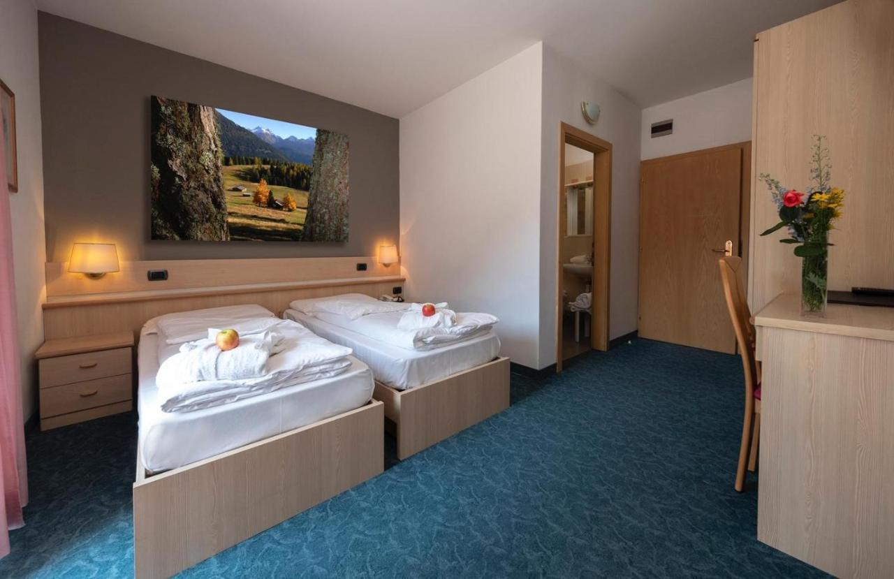 Hotel Italia Кастелло-ди-Фьемме Экстерьер фото