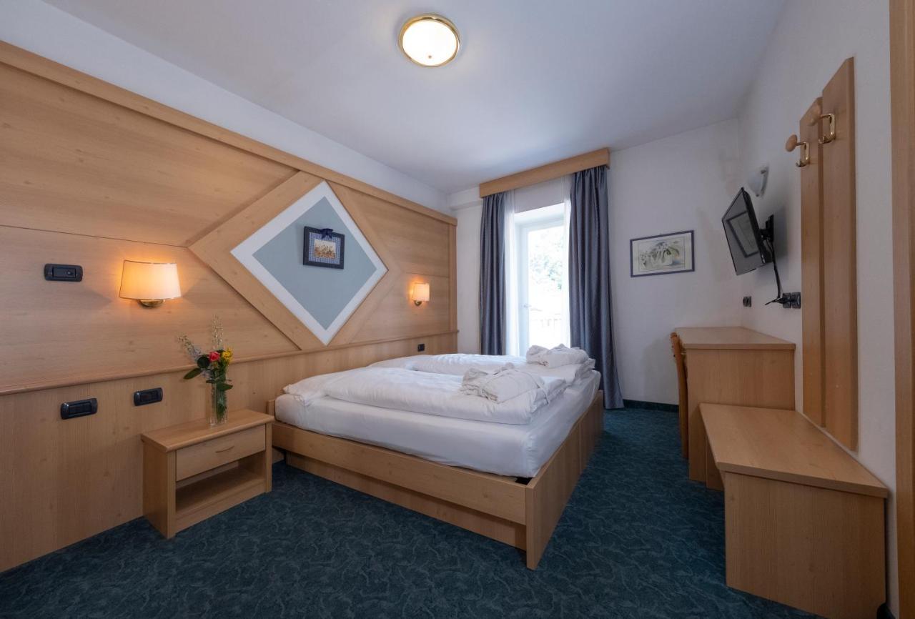 Hotel Italia Кастелло-ди-Фьемме Экстерьер фото