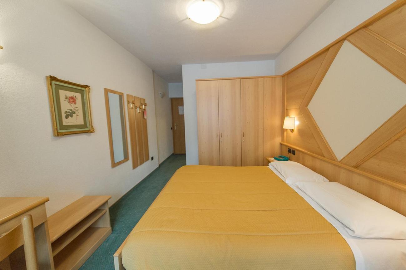 Hotel Italia Кастелло-ди-Фьемме Экстерьер фото