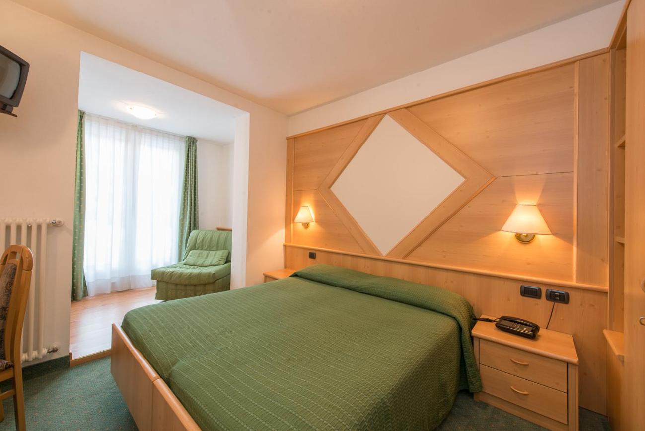 Hotel Italia Кастелло-ди-Фьемме Экстерьер фото